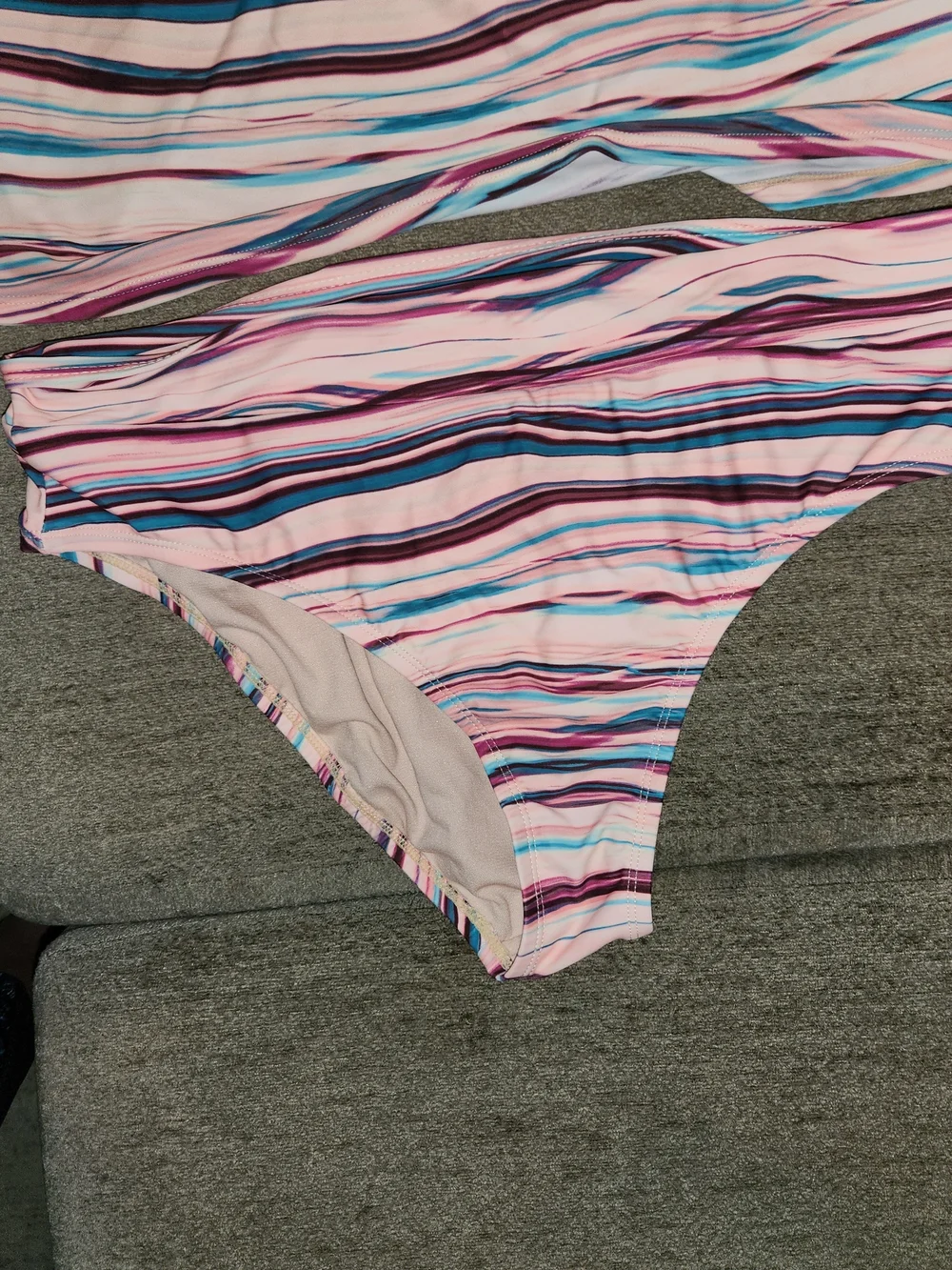 Mynah Women's Pink Striped 2-Piece Swimsuit Large